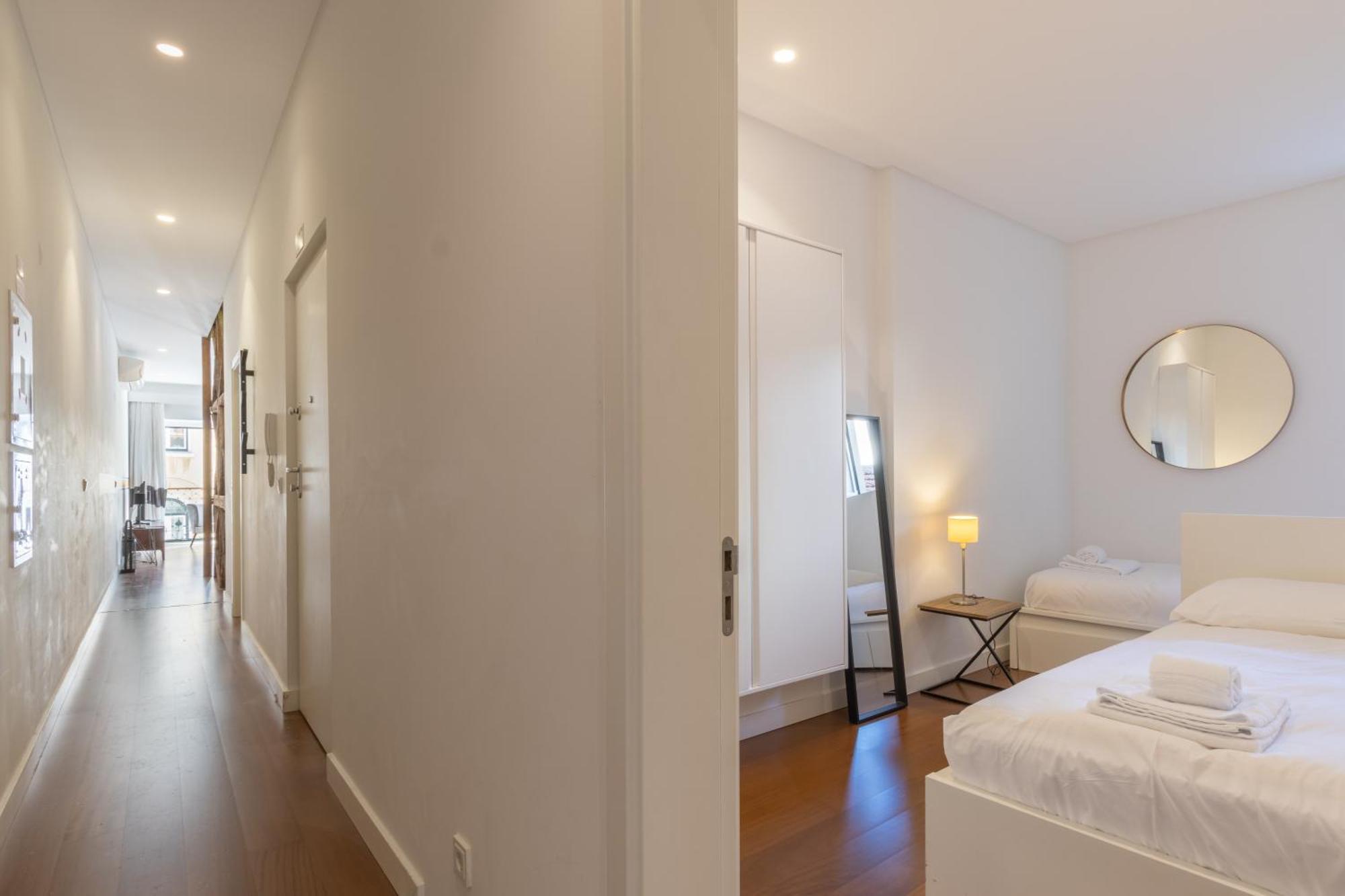 Apartment Spacious, Family Friendly 3br & 3wc. Ac/heating. *