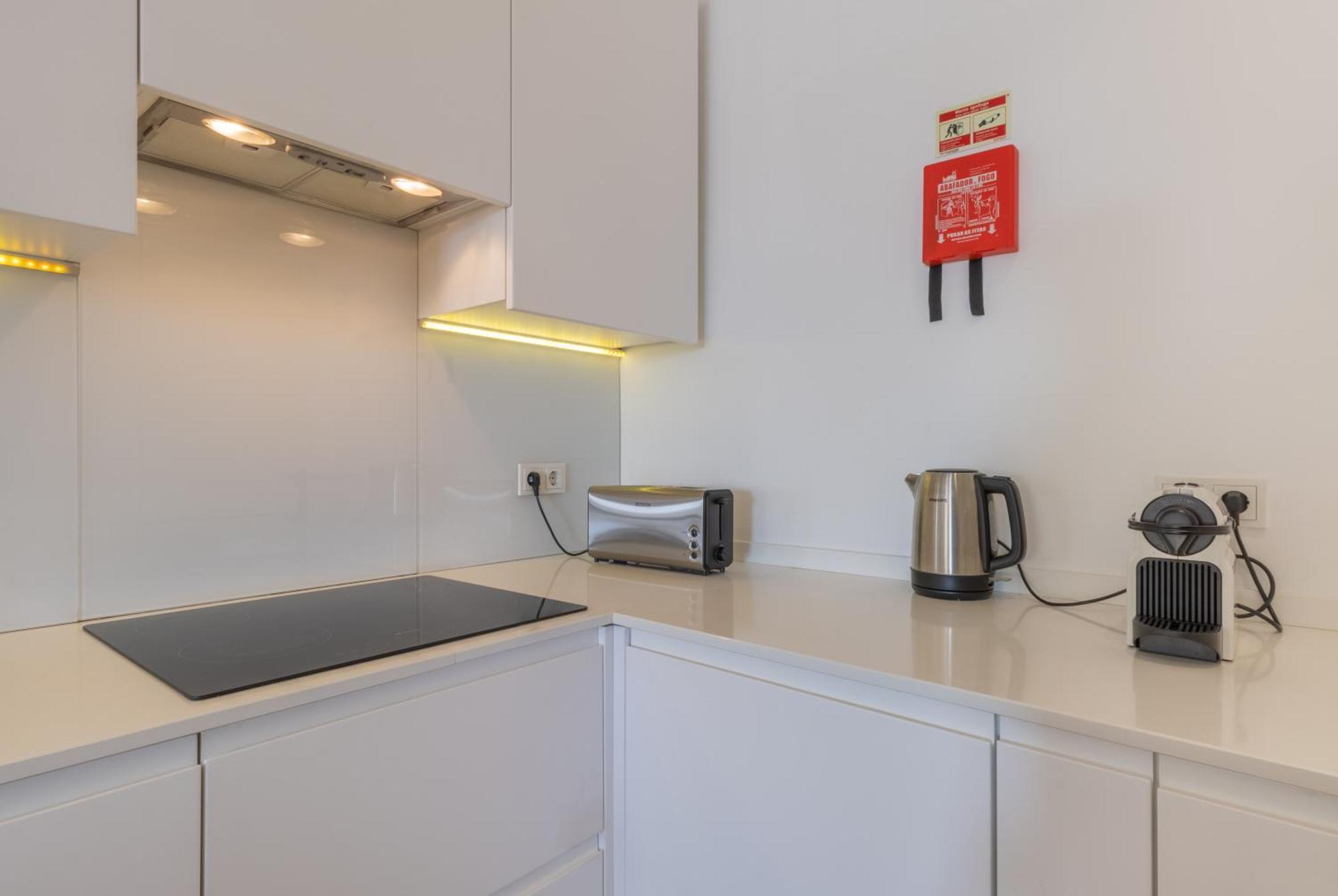 Spacious, Family Friendly 3br & 3wc. Ac/heating. Apartment