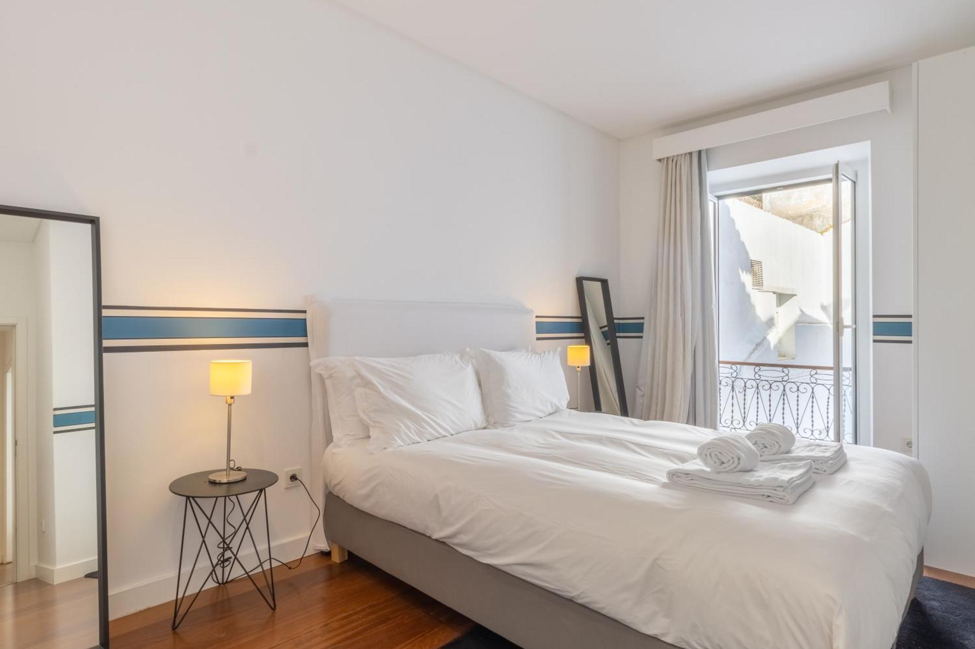 Apartment Spacious, Family Friendly 3br & 3wc. Ac/heating. *